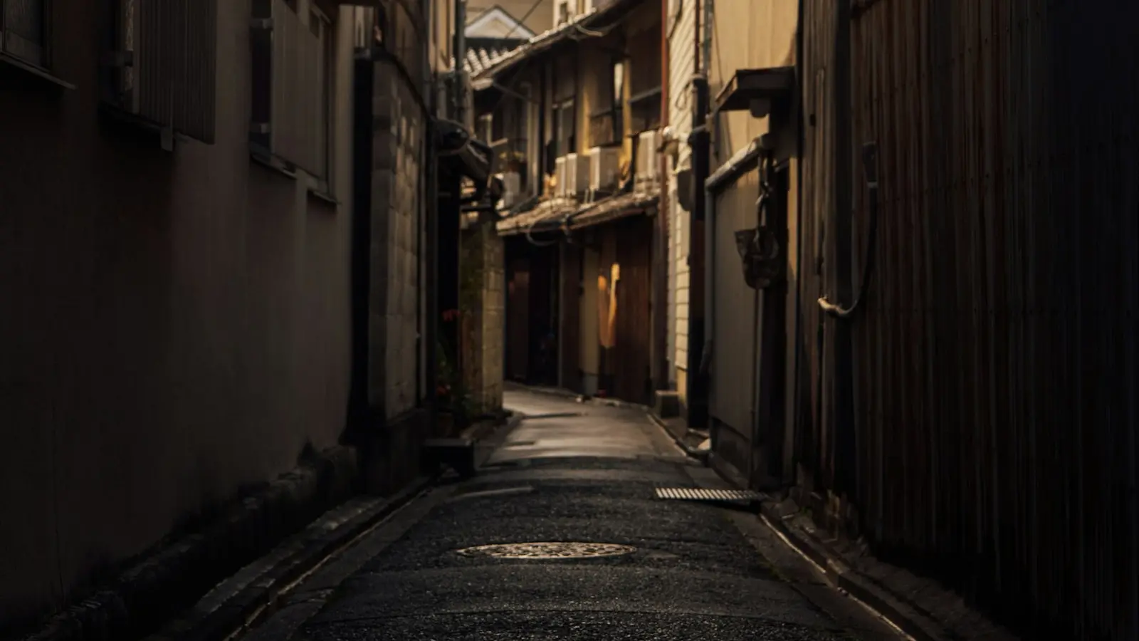 住宅が並ぶ路地